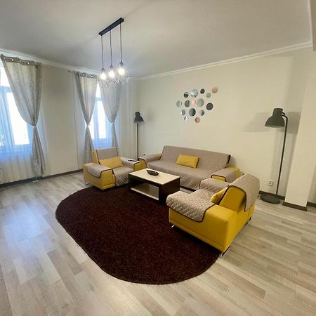 Enjoy Apartments - Spacious Retreat In Our Villa Cluj-Napoca Exteriör bild